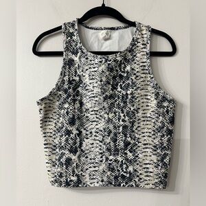 Balance Collection Monochrome Patterned Workout Top